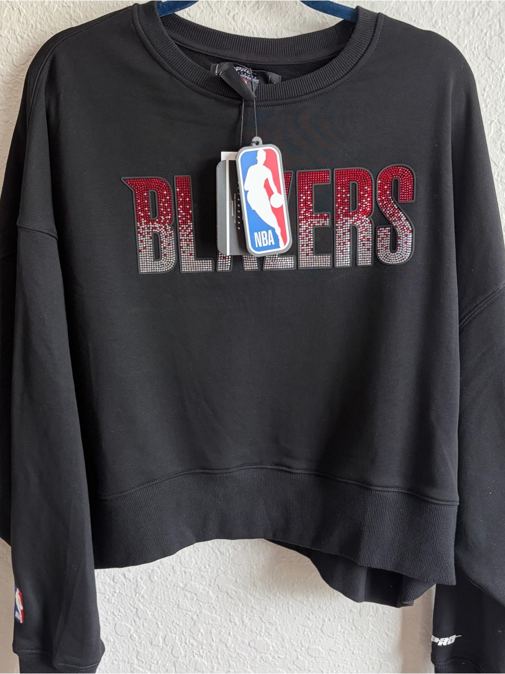 NWT Portland Trail Blazers Pro Standard Black Cropped Sweatshirt - Women’s Large